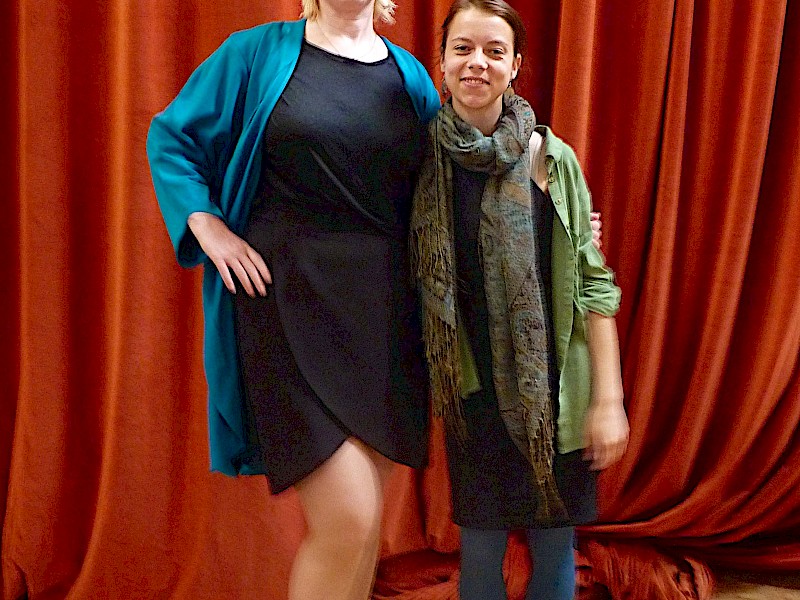 Modell mit Entwurf der Modedesignstudentin Susanna Geißler (Bildquelle: MEDIENKONTOR)