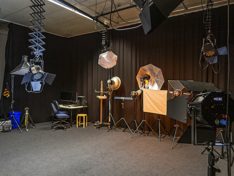 Fotostudio mit Lichttechnik – praxisnahe Ausstattung
