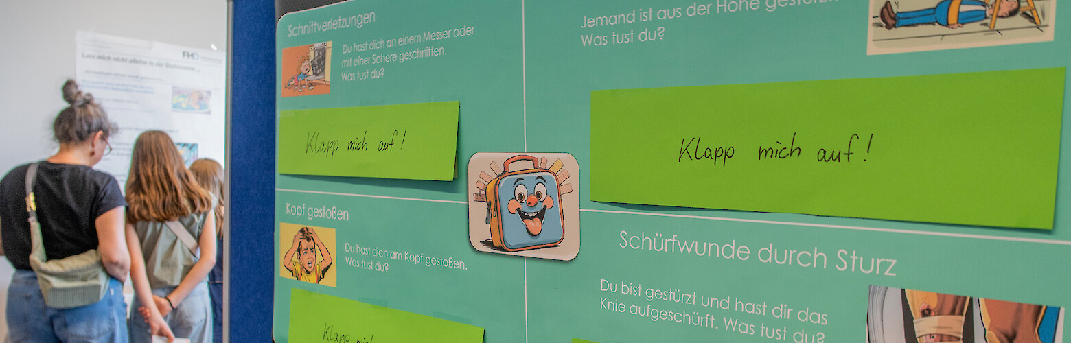 Creative health education: FHD students design a didactic first aid board.