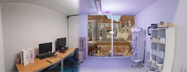 Vorprojekt VR‑Minilab – Überblendung eines realen physischen Raums mit deckungsgleicher Geometrie im virtuellen Raum (Sicht durch VR‑Brille) im Rahmen des Validierungsprojekts HoloSpaceXR