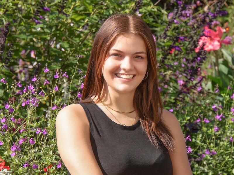 Absolventin Emily an der Fachhochschule Dresden. Sie hat Tourismus & Event  Management an der FHD studiert.