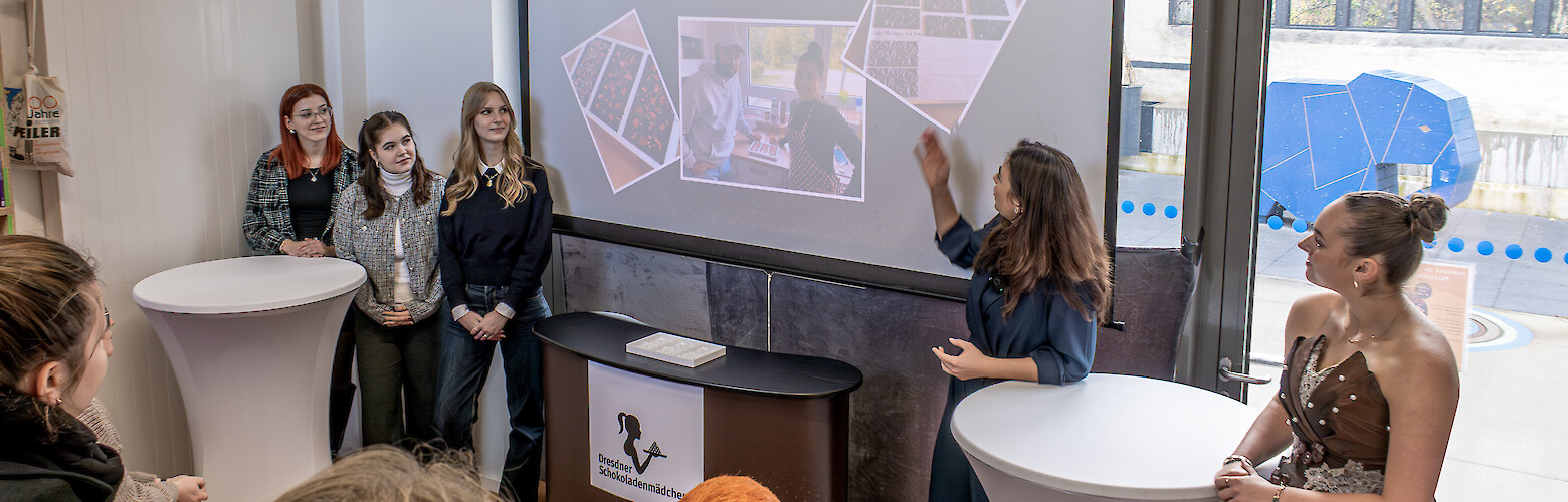 Ein Design zum Anbeißen: Studierende entwerfen Verpackung für Dresdner Schokoladenmädchen