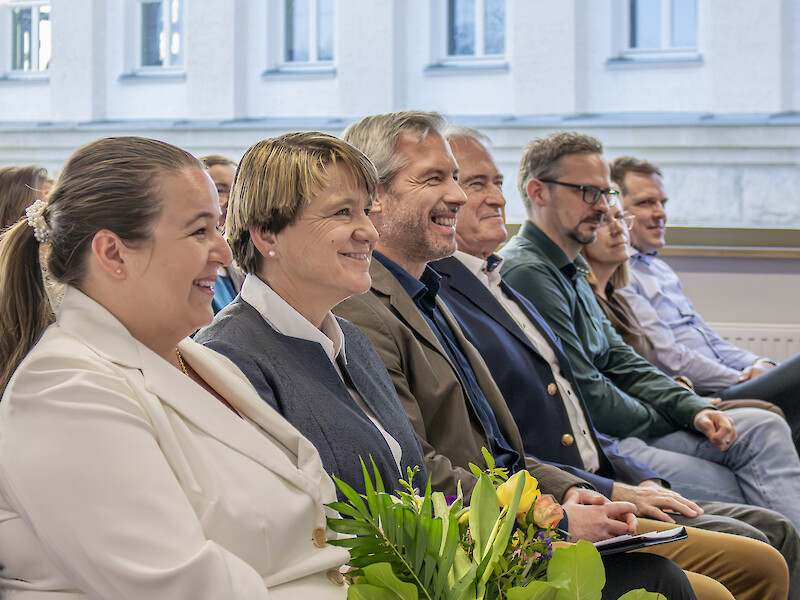 Amtseinführung von Prof. Dr. Heike Zimmermann-Timm als neue Rektorin der Fachhochschule Dresden gemeinsam mit der Geschäftsführung und der Kanzlerin.