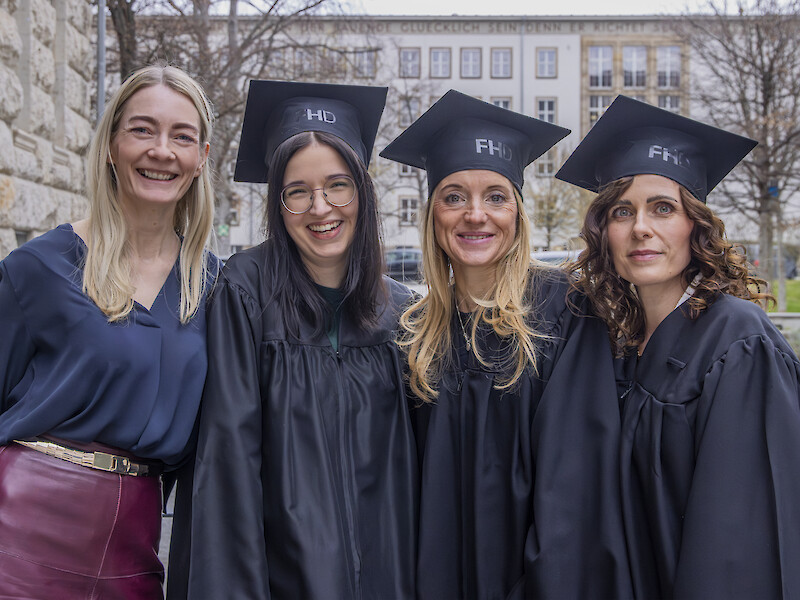 Professor Schober (left) with the graduates of the Vocational Education for Nursing and Healthcare Professions programme.