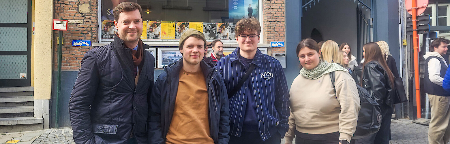 Studierende der Fachhochschule Dresden mit Prof. Fabian Gießler besuchen das Thomas More Filmfestival in Belgien.