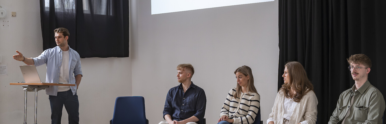 Studierende der FHD organisieren großes WM Viewing
