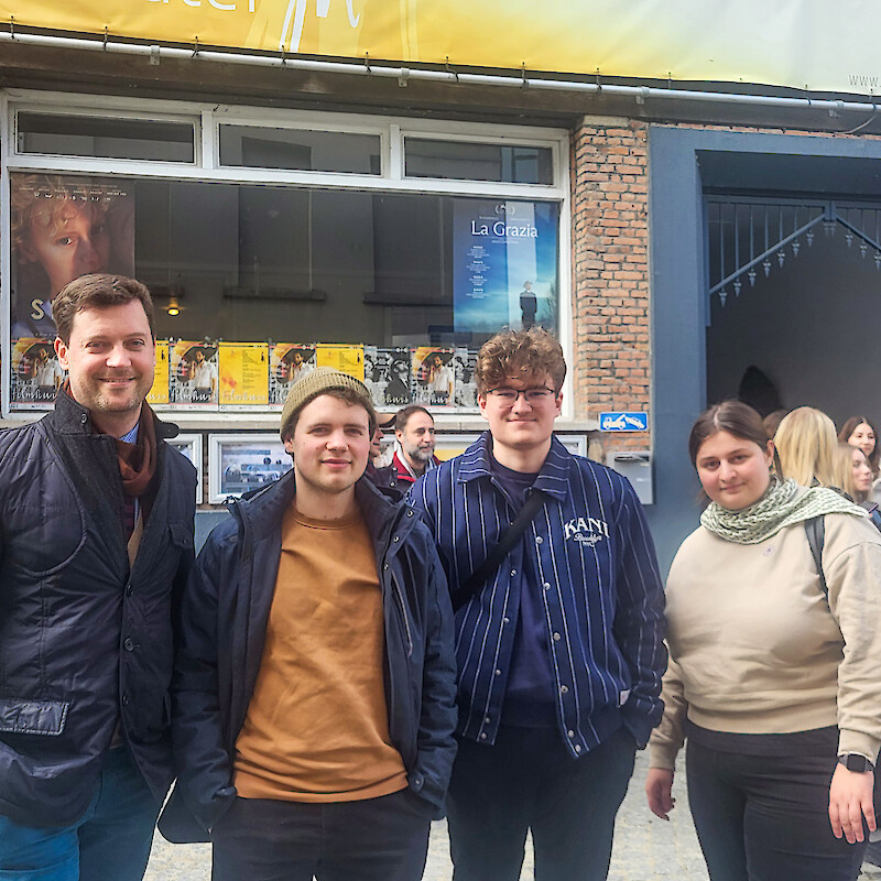 Prof. Fabian Gießler and Digital Media Design students in Belgium