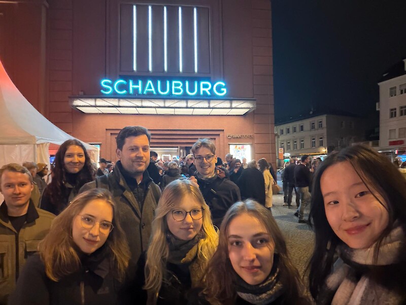 Semester Review: Digital Media Design Students and Prof. Fabian Gießler in front of Schauburg in Dresden