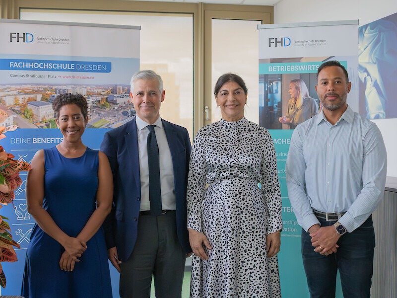 Group photo with the delegation from the Dominican Republic